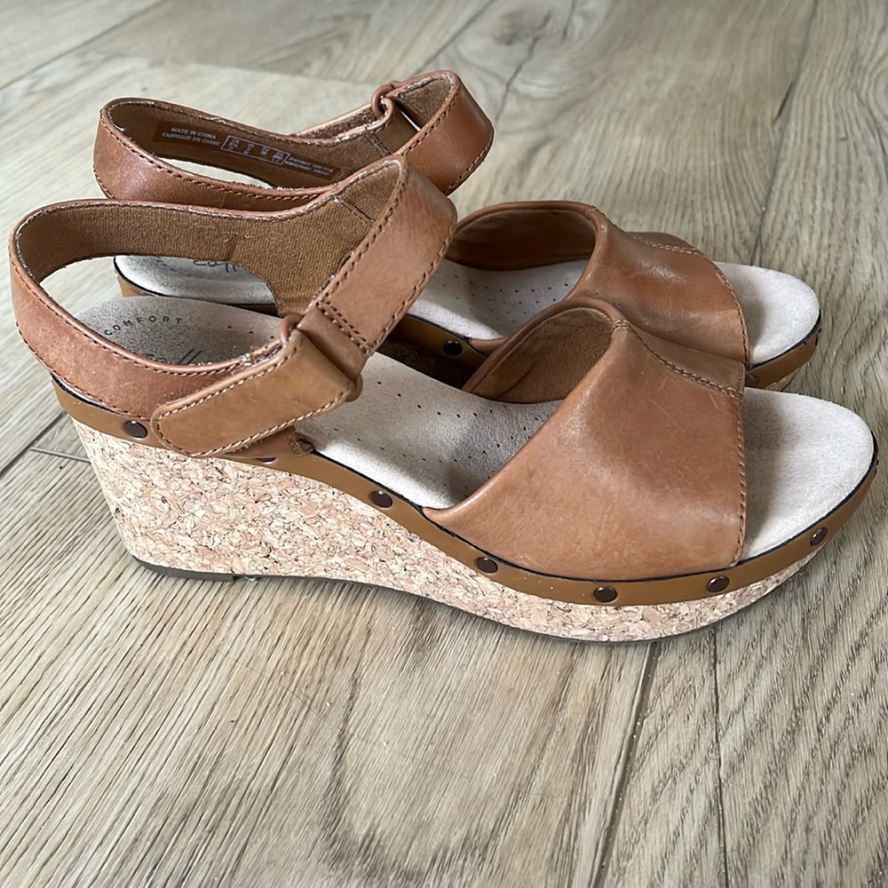 Clark’s collection wedge cork brown size 8